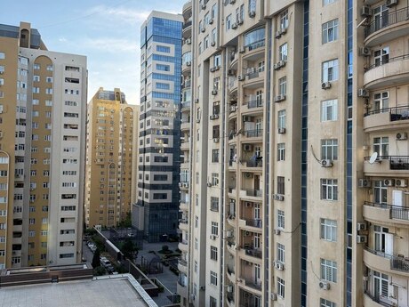 Elan №6189646 - Bakı, Şah İsmayıl Xətai m., 2 otaqlı, 100 m², 9/20 mərtəbə