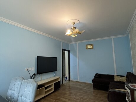 2 otaqlı köhnə tikili - Elmlər Akademiyası m. - 55 m²