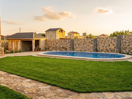 6 otaqlı həyət evi/bağ evi - Bilgəh q. - 300 m²
