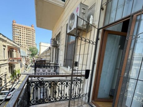 4 otaqlı köhnə tikili - Sahil m. - 95 m²