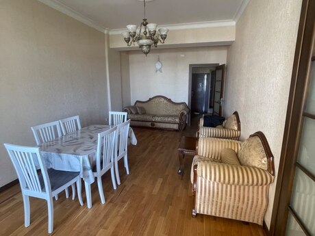 Объявление №6189815 - Баку, м. Элмляр Академиясы, 2-комн., 77 м², 7/17 этаж