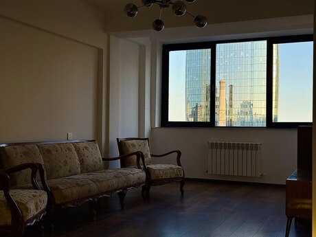 3 otaqlı köhnə tikili - Şah İsmayıl Xətai m. - 100 m²