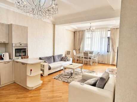 Elan №6189913 - Bakı, 28 May m., 2 otaqlı, 90 m², 8/17 mərtəbə