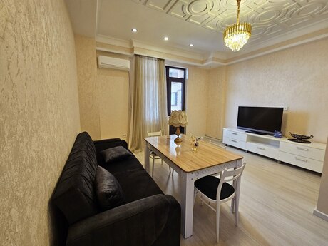 Elan №6190008 - Bakı, 28 May m., 2 otaqlı, 75 m², 6/18 mərtəbə