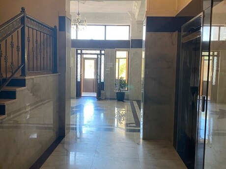 3-комнатная квартира, 126 м², 8 Noyabr: 385 000 ₼ 4