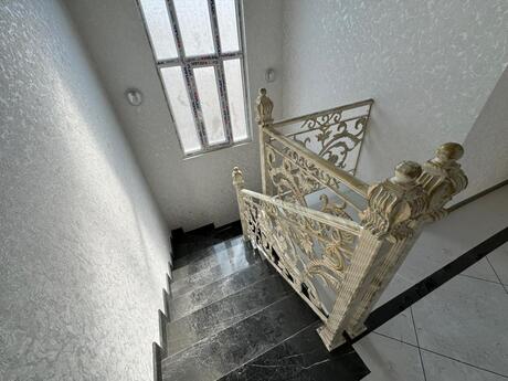 5-комн. дом/дача - пос. Ази Асланова - 200 м²