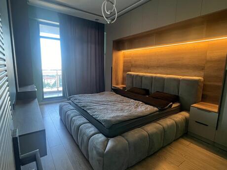 3-комн. новостройка - м. 8 ноября - 110 м²