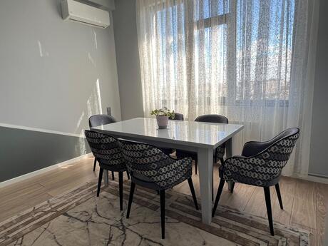 3-комн. новостройка - м. 8 ноября - 110 м²