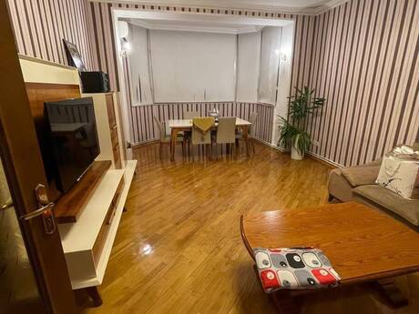 Elan №6190228 - Bakı, İnşaatçılar m., 3 otaqlı, 126 m², 22/24 mərtəbə