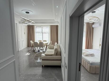 Kirayə 2 otaqlı mənzil, 80 m², 28 May: 1 700 ₼/ay 2