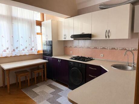 5 otaqlı köhnə tikili - Yeni Günəşli q. - 120 m²
