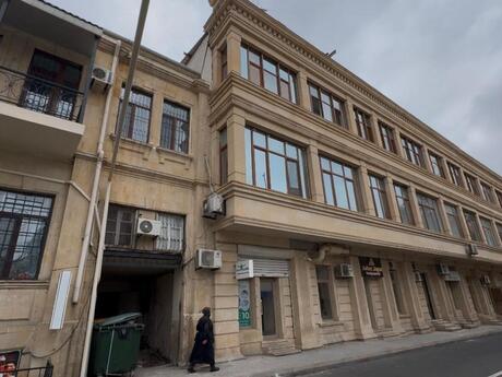 Elan №6190382 - Bakı, Sahil m., 4 otaqlı, 130 m², 2/4 mərtəbə