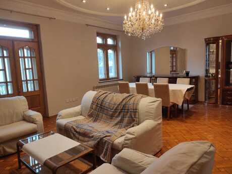 Elan №6190754 - Bakı, 28 May m., 2 otaqlı, 75 m², 4/5 mərtəbə