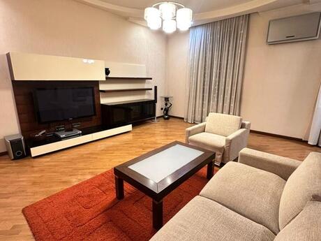 Elan №6190762 - Bakı, 28 May m., 3 otaqlı, 85 m², 2/5 mərtəbə