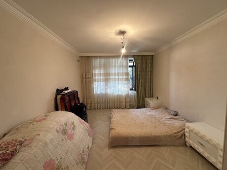 3 otaqlı köhnə tikili - Xalqlar Dostluğu m. - 90 m²