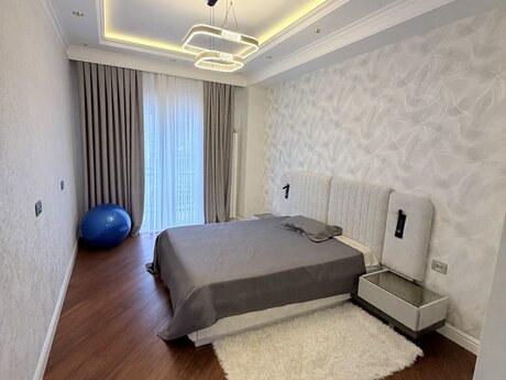 3 otaqlı yeni tikili - Ağ şəhər q. - 130 m²