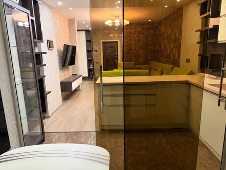 2 otaqlı yeni tikili - 8 Noyabr m. - 80 m²