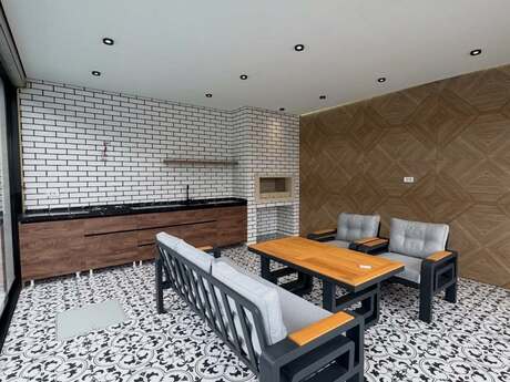 5 otaqlı həyət evi/bağ evi - Mərdəkan q. - 240 m²