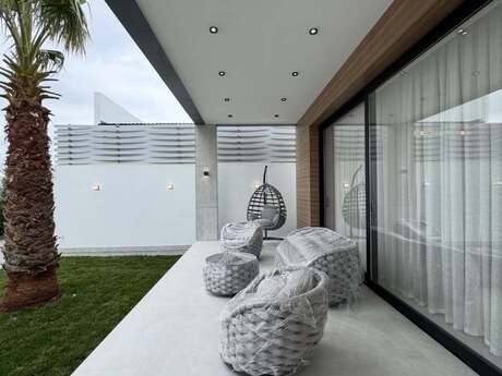 5 otaqlı həyət evi/bağ evi - Mərdəkan q. - 240 m²