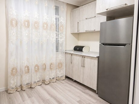 2 otaqlı köhnə tikili - Elmlər Akademiyası m. - 45 m²