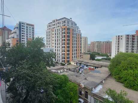 Elan №6191723 - Bakı, 28 May m., 2 otaqlı, 60 m², 4/5 mərtəbə