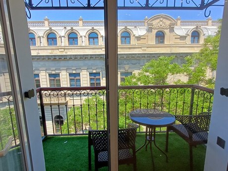 Elan №6061322 - Bakı, Sahil m., 3 otaqlı, 100 m², 5/5 mərtəbə