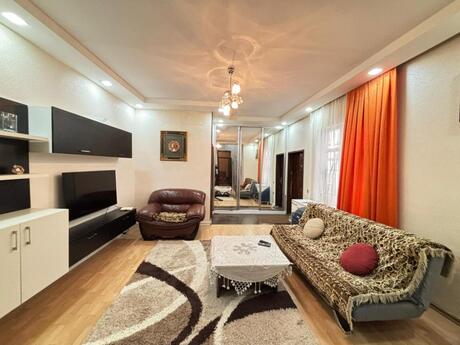 2 otaqlı köhnə tikili - Elmlər Akademiyası m. - 70 m²