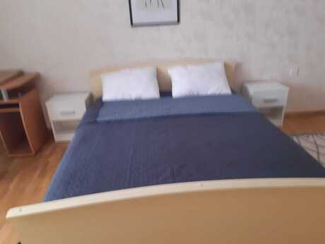 3-room apartment for rent, 150 m², Nizami: 1 250 ₼/mo 3