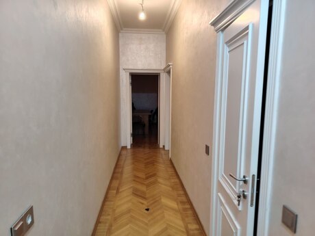 3 otaqlı köhnə tikili - Elmlər Akademiyası m. - 120 m²