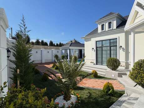 4 otaqlı həyət evi/bağ evi - Mərdəkan q. - 208 m²
