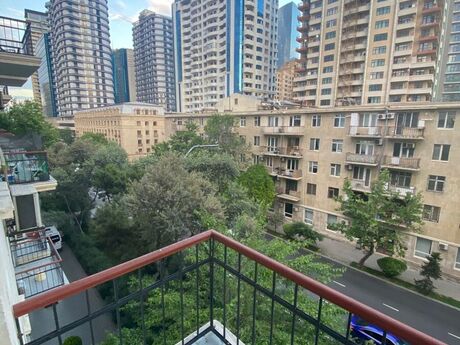 2 otaqlı köhnə tikili - 28 May m. - 56 m²
