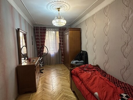 3 otaqlı köhnə tikili - İnşaatçılar m. - 65 m²