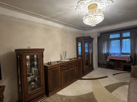 3 otaqlı köhnə tikili - İnşaatçılar m. - 65 m²