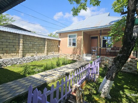 2 otaqlı həyət evi/bağ evi - Qəbələ - 95 m²