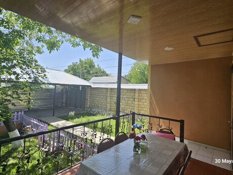2 otaqlı həyət evi/bağ evi - Qəbələ - 95 m²