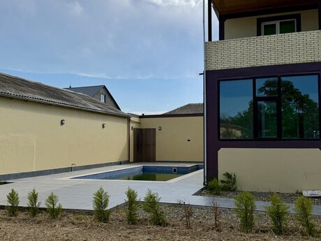 6 otaqlı həyət evi/bağ evi - Şağan q. - 235 m²
