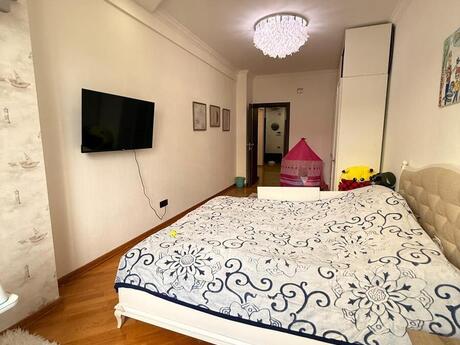 4 otaqlı mənzil, 165 m², Səbail: 555 000 ₼ 4