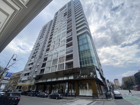 3 otaqlı mənzil, 190 m², 28 May: 649 000 ₼ 2