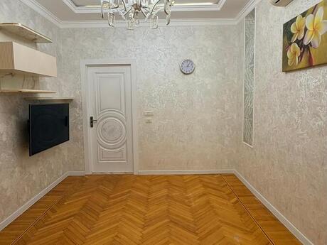 3 otaqlı köhnə tikili - Elmlər Akademiyası m. - 80 m²