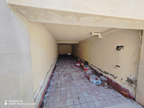 8 otaqlı həyət evi/bağ evi - Bakıxanov q. - 580 m²