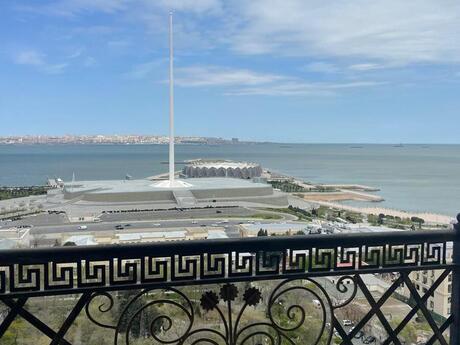 4 otaqlı mənzil, 178 m², Səbail: 623 000 ₼ 4