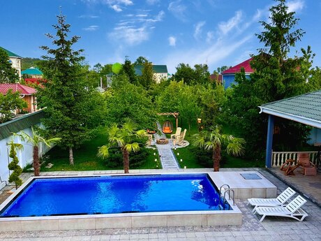 7 otaqlı həyət evi/bağ evi - Qəbələ - 400 m²