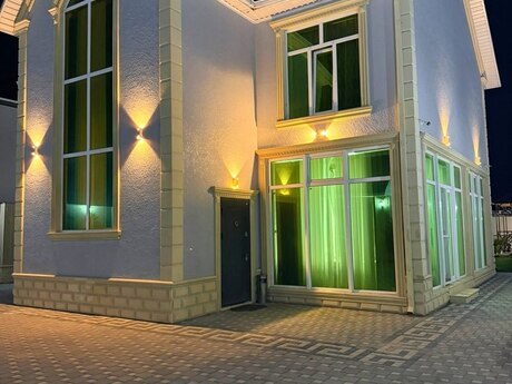 6 otaqlı həyət evi/bağ evi - Şüvəlan q. - 280 m²