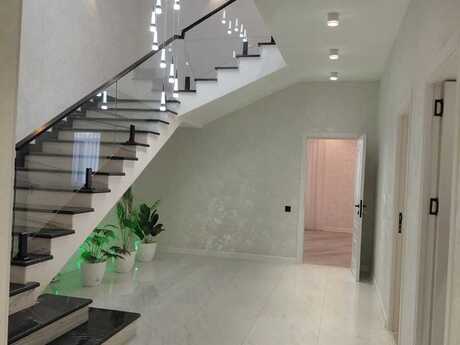 Mərdəkanda 5 otaqlı həyət evi satılır, 278 m², 320 000 AZN, şəkil 3 / 12