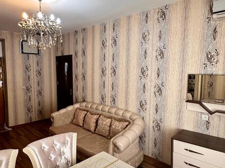 Elan №6194471 - Bakı, Xalqlar Dostluğu m., 2 otaqlı, 42 m², 2/5 mərtəbə