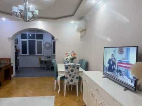 3 otaqlı köhnə tikili - Şah İsmayıl Xətai m. - 70 m²