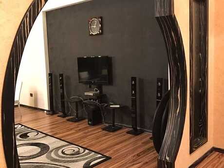 Kirayə 3 otaqlı mənzil, 136 m², Nizami: 1 200 ₼/ay 3