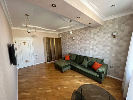 3-room apartment for rent, 130 m², Badamdar: 1 400 ₼/mo 5