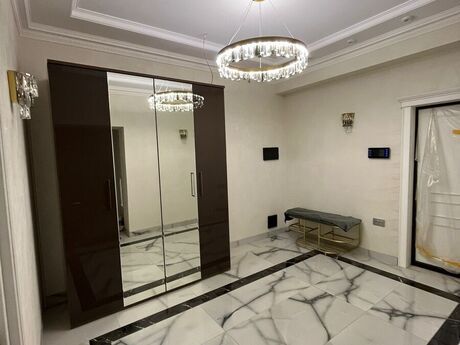3-room apartment for rent, 130 m², Badamdar: 1 400 ₼/mo 2