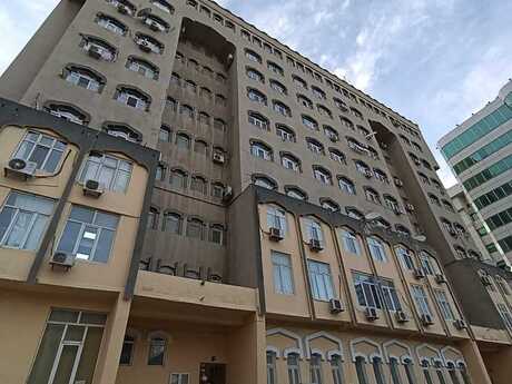 4 otaqlı yeni tikili - İnşaatçılar m. - 200 m²
